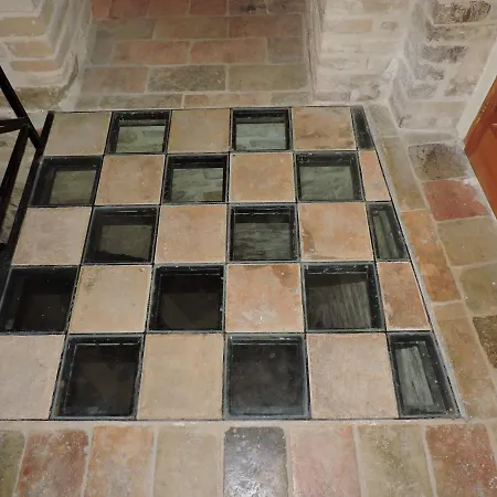 בית נופש Casa Dell'800 Al Centro Storico Medioevale