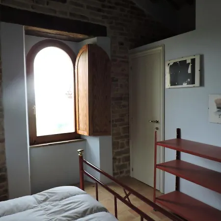 בית נופש Casa Dell'800 Al Centro Storico Medioevale *