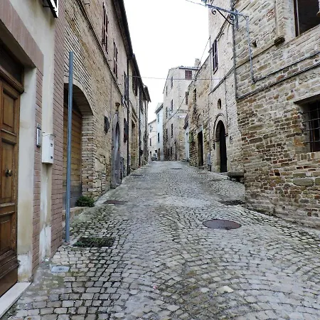 Casa Dell'800 Al Centro Storico Medioevale בית נופש Montelparo