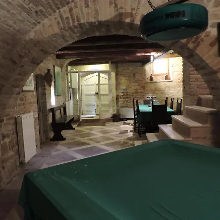Casa Dell'800 Al Centro Storico Medioevale בית נופש Montelparo