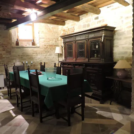 Casa Dell'800 Al Centro Storico Medioevale בית נופש Montelparo