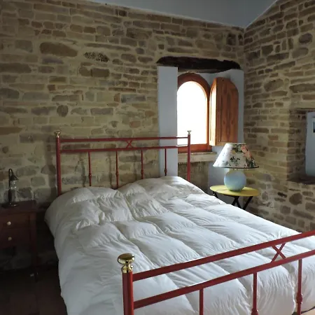 Casa Dell'800 Al Centro Storico Medioevale בית נופש Montelparo