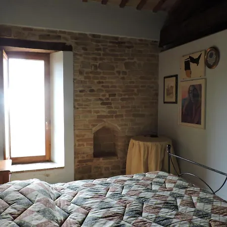 Casa Dell'800 Al Centro Storico Medioevale בית נופש Montelparo