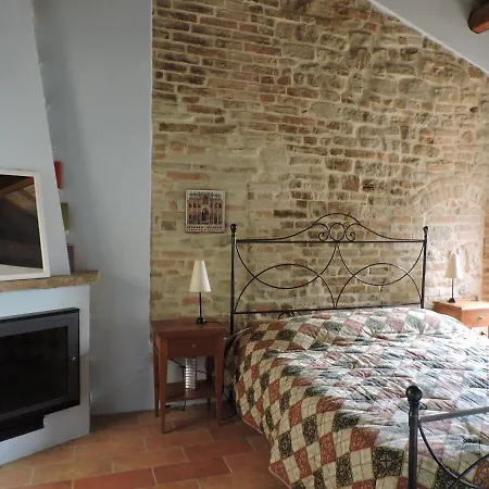 בית נופש Casa Dell'800 Al Centro Storico Medioevale Montelparo
